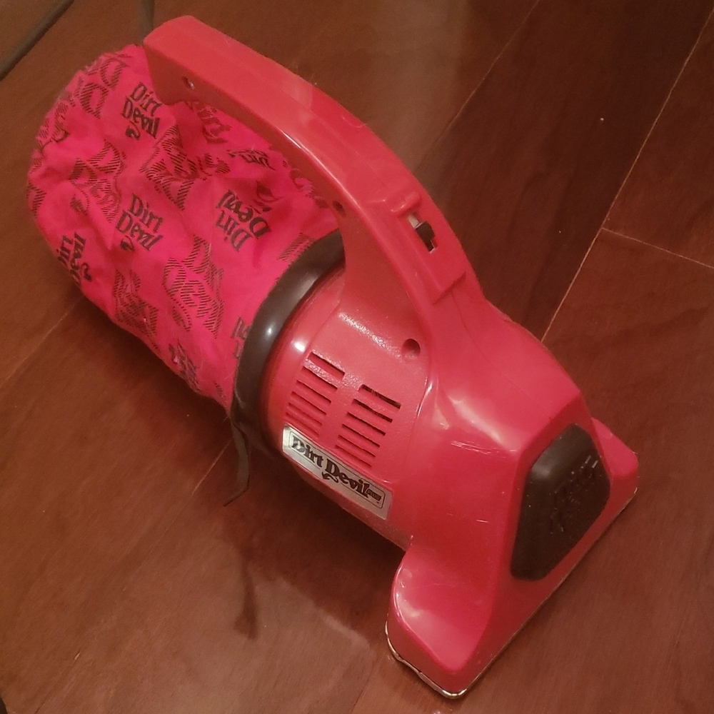 Dirt Devil Red Handheld Vacuum Cleaner - Preloved -